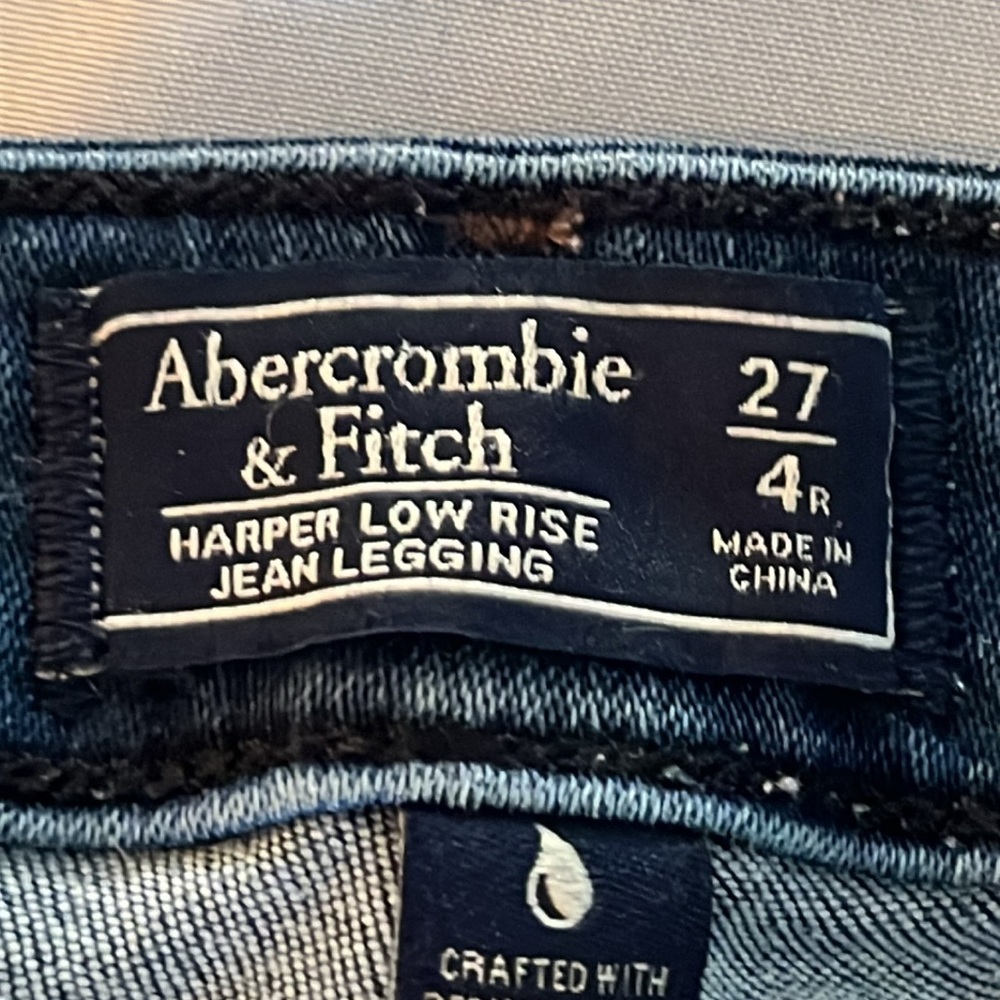 A&F Skinny Jeans - Picture 4 of 6